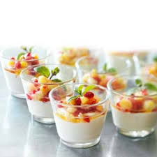 Salade de fruits avec du lait Yaourt 