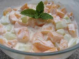 Salade de fruits avec du lait Yaourt 