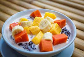 Salade de fruits avec du lait Yaourt 